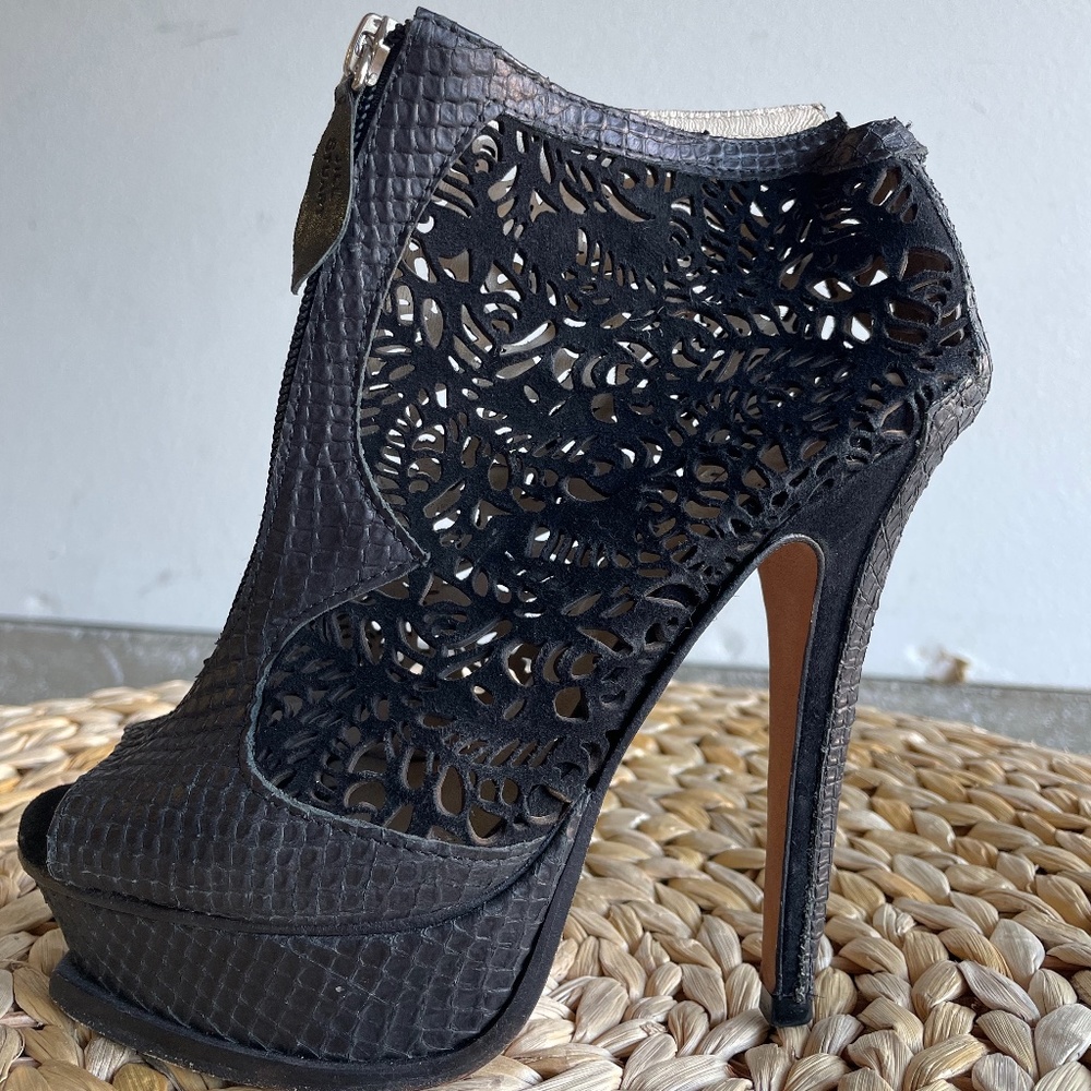 Jill Stuart laser cut leather lace platform boots